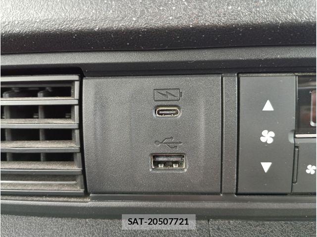 Honda N BOX CUSTOM 2024-02 7222684-16