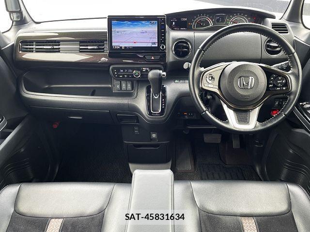 Honda N BOX CUSTOM 2018-08 7215878-1