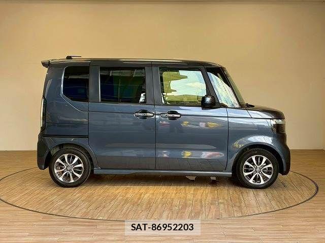 Honda N BOX CUSTOM 2024-10 7222696-15