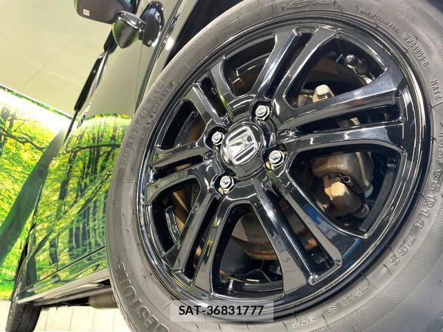 Honda N BOX CUSTOM 2017-05 7216549-12