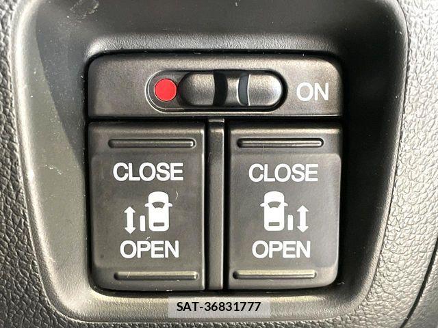 Honda N BOX CUSTOM 2017-05 7216549-4
