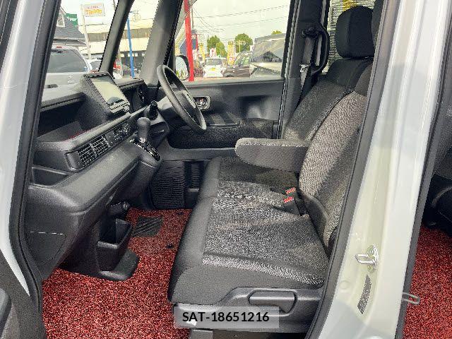 Honda N BOX CUSTOM 2024-01 7222682-12