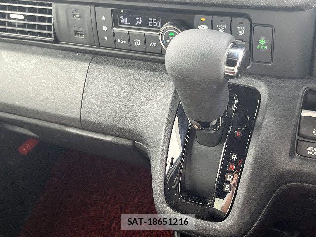 Honda N BOX CUSTOM 2024-01 7222682-19