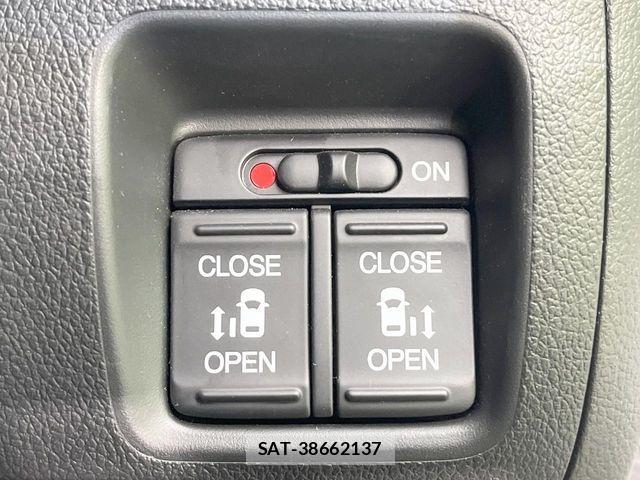 Honda N BOX CUSTOM 2017-02 7215879-3