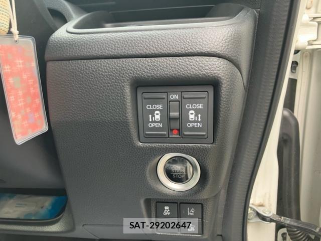 Honda N BOX CUSTOM 2020-03 7222623-17