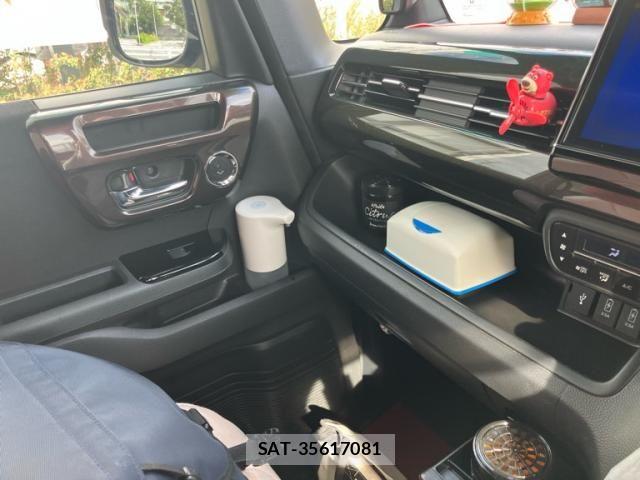 Honda N BOX CUSTOM 2019-02 7250531-15