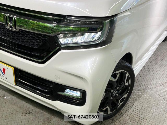 Honda N BOX CUSTOM 2019-01 7272494-11