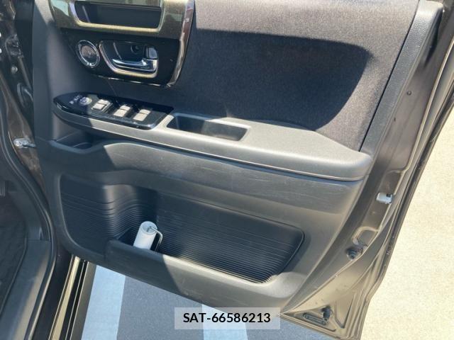 Honda N BOX CUSTOM 2017-12 7271384-13