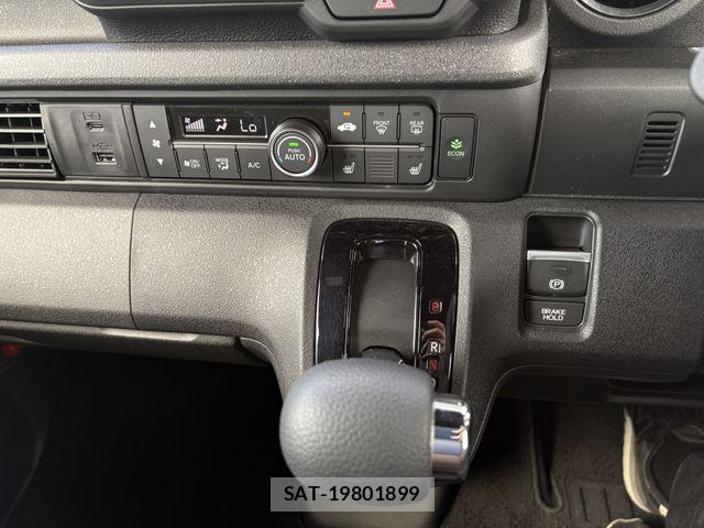 Honda N BOX CUSTOM 2024-02 7272490-10