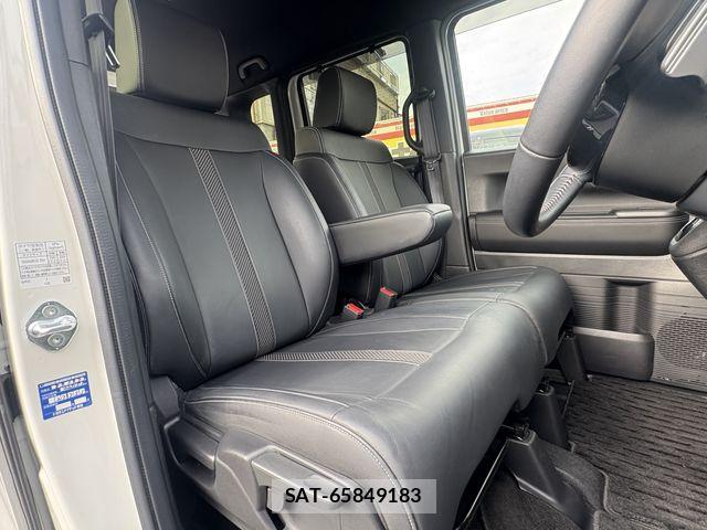 Honda N BOX CUSTOM 2023-11 7272474-26