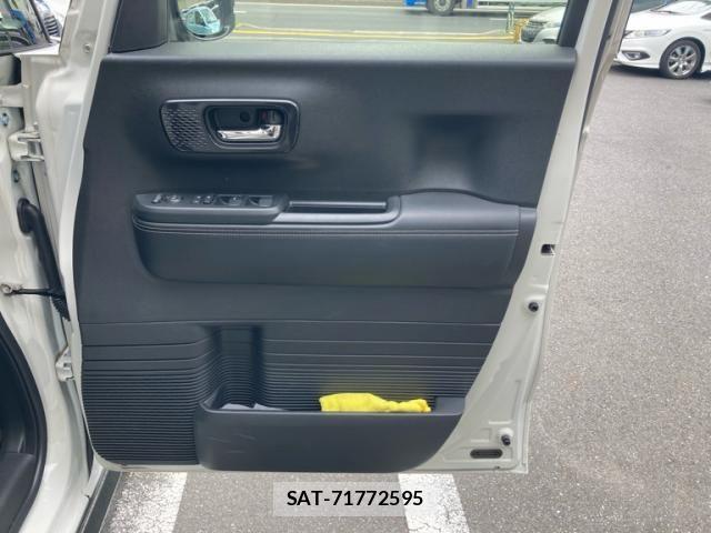 Honda N BOX CUSTOM 2024-11 7272470-11