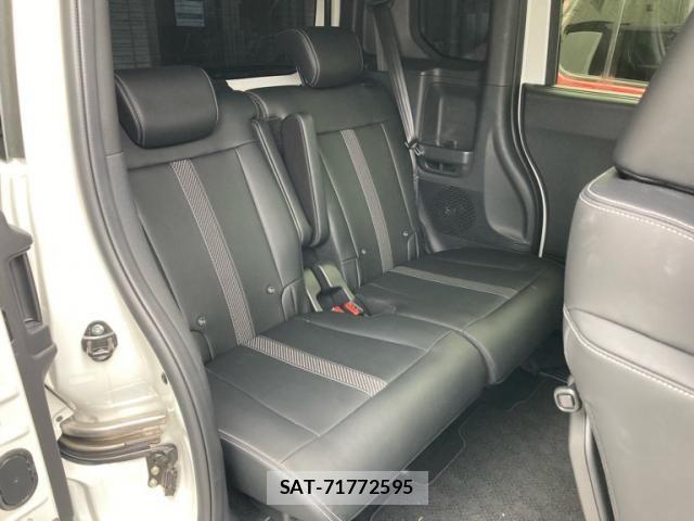 Honda N BOX CUSTOM 2024-11 7272470-14