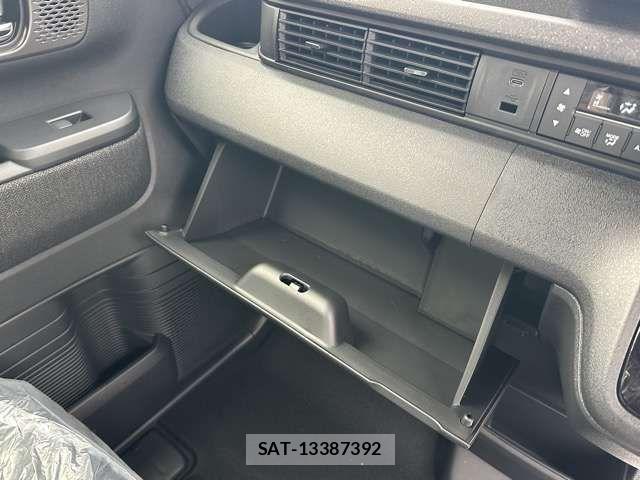 Honda N BOX CUSTOM 2026-04 7328799-16
