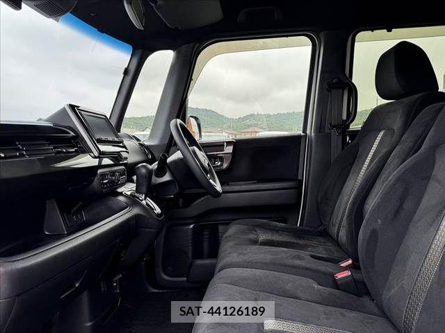 Honda N BOX CUSTOM 2019-06 7328863-17