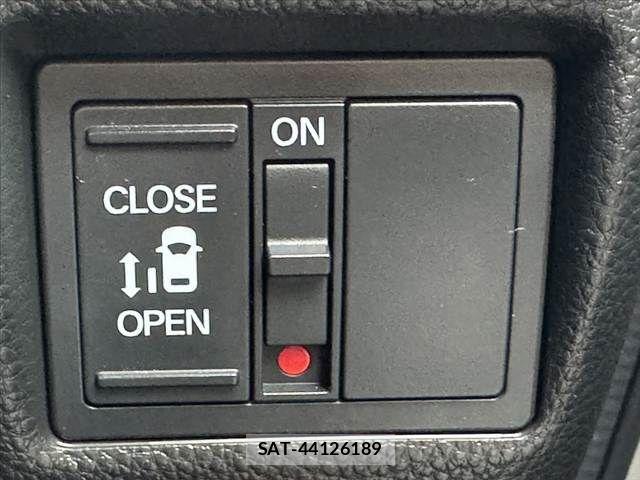 Honda N BOX CUSTOM 2019-06 7328863-4