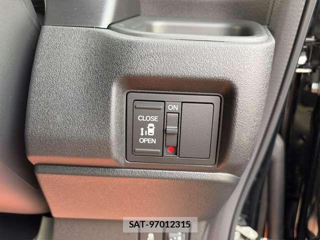 Honda N BOX CUSTOM 2025-08 7328805-15