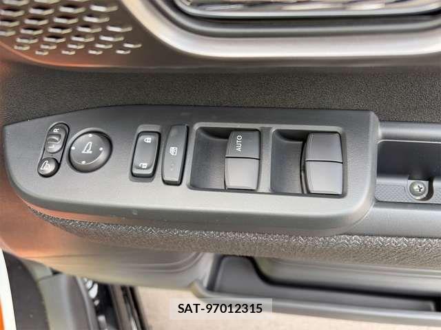 Honda N BOX CUSTOM 2025-08 7328805-17