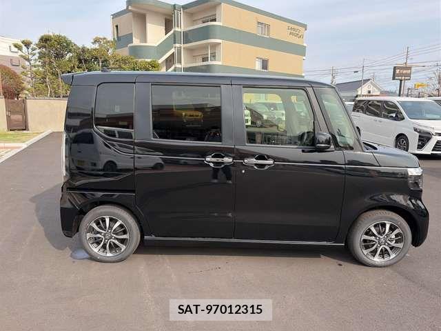 Honda N BOX CUSTOM 2025-08 7328805-8