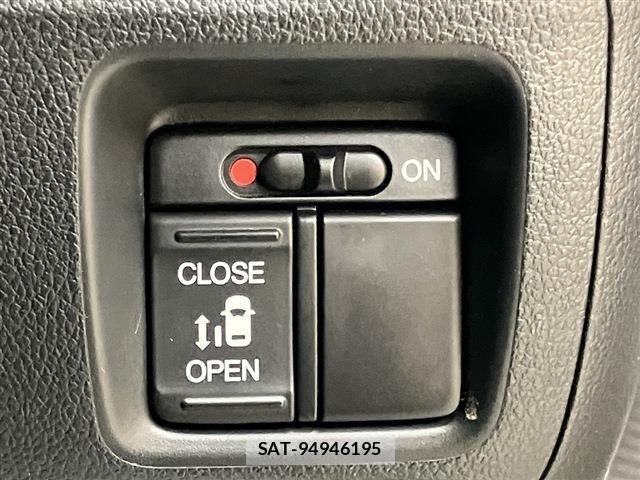 Honda N BOX CUSTOM 2016-08 7328866-11