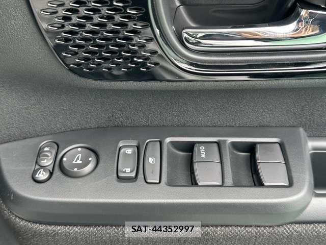 Honda N BOX CUSTOM 2026-04 7328792-15