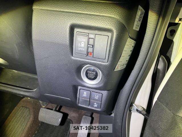 Honda N BOX CUSTOM 2018-06 7328865-9