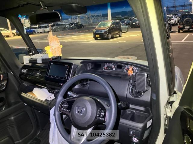 Honda N BOX CUSTOM 2018-06 7328865-10
