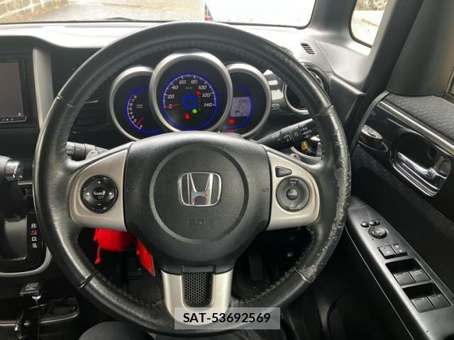 Honda N BOX CUSTOM 2015-03 7328882-10