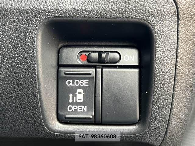 Honda N BOX CUSTOM 2013-01 7328873-4