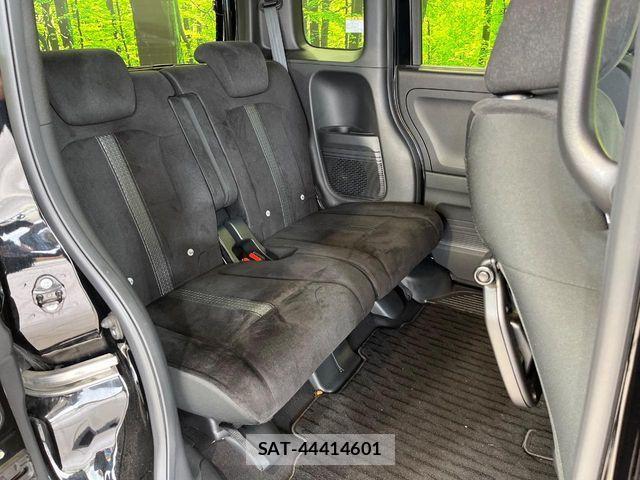Honda N BOX CUSTOM 2022-02 7328815-11
