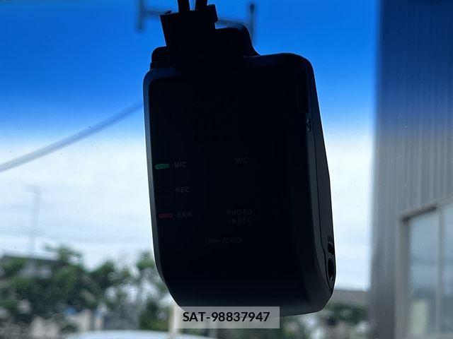 Honda N BOX CUSTOM 2017-02 7328858-11