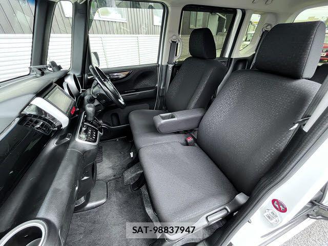 Honda N BOX CUSTOM 2017-02 7328858-18