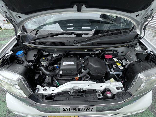 Honda N BOX CUSTOM 2017-02 7328858-27