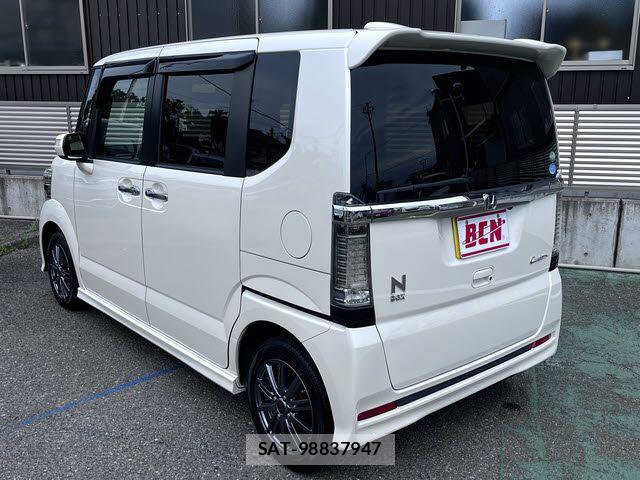 Honda N BOX CUSTOM 2017-02 7328858-8
