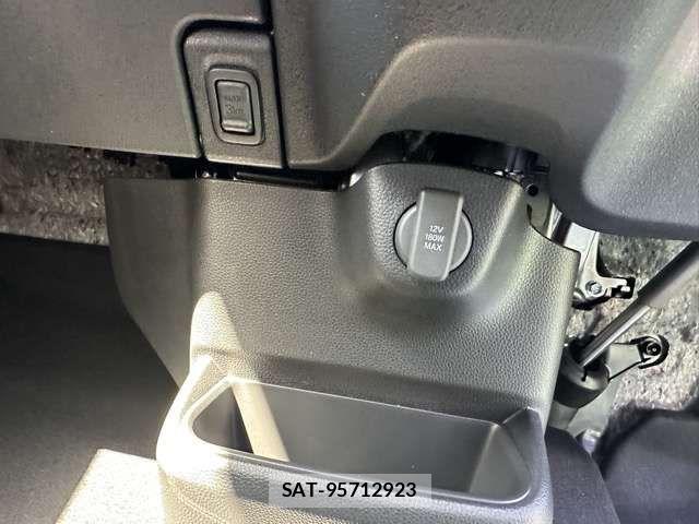 Honda N BOX CUSTOM 2026-03 7328785-17