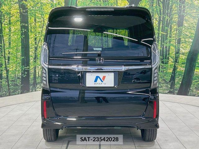 Honda N BOX CUSTOM 2018-01 7328836-15