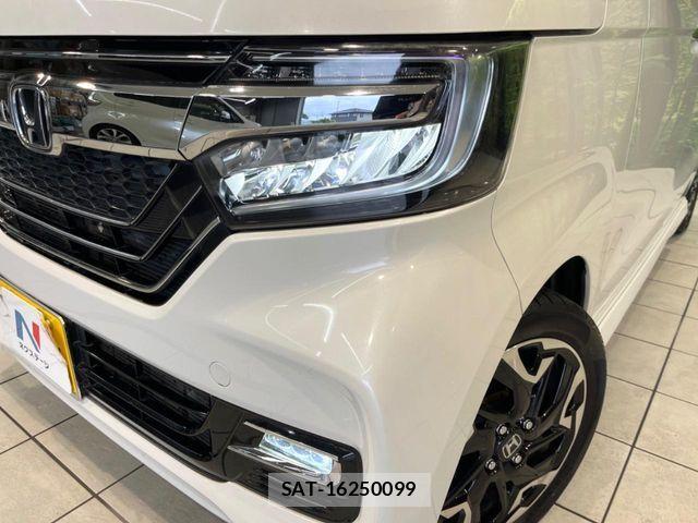 Honda N BOX CUSTOM 2018-10 7328823-11