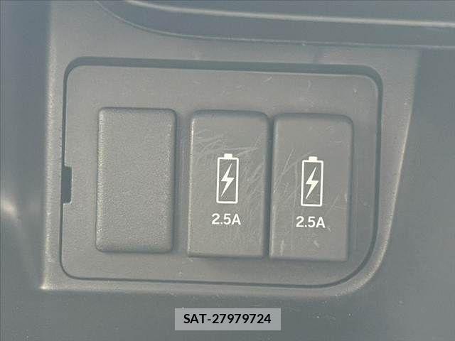 Honda N BOX CUSTOM 2017-10 7328852-21