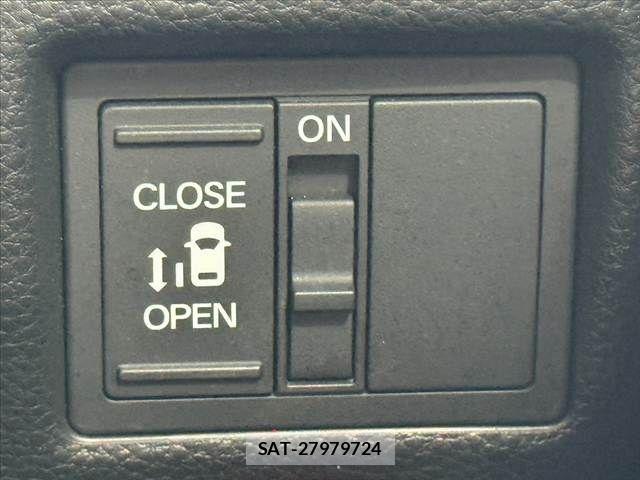 Honda N BOX CUSTOM 2017-10 7328852-22