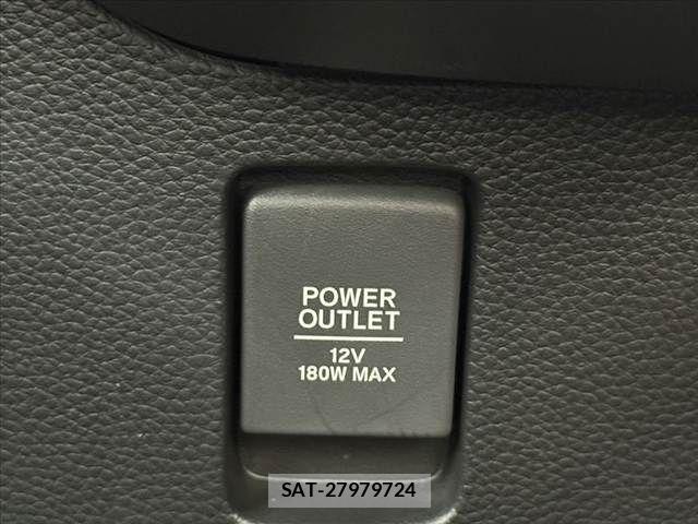 Honda N BOX CUSTOM 2017-10 7328852-26