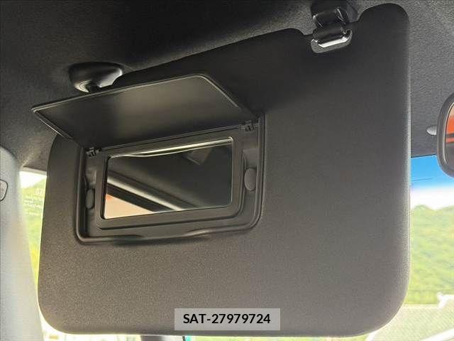 Honda N BOX CUSTOM 2017-10 7328852-28