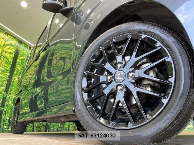 Honda N BOX CUSTOM 2023-11 7358971-12