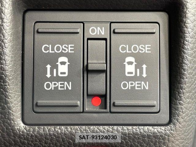 Honda N BOX CUSTOM 2023-11 7358971-4