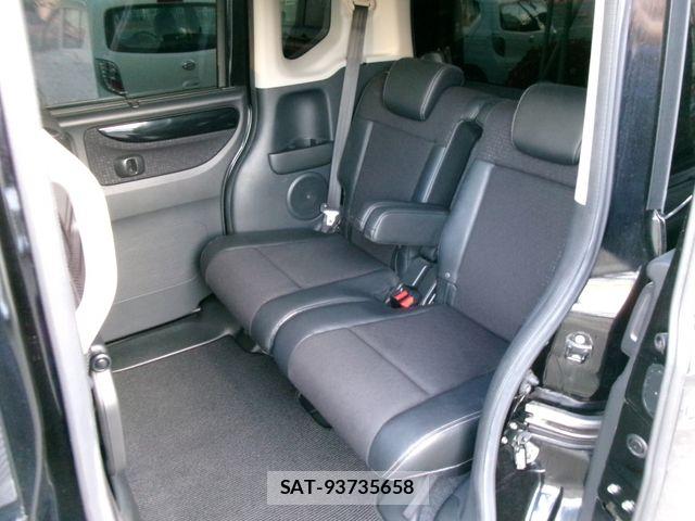 Honda N BOX CUSTOM 2017-02 7359006-27