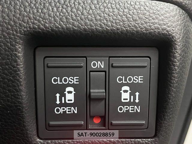 Honda N BOX CUSTOM 2021-07 7358983-17