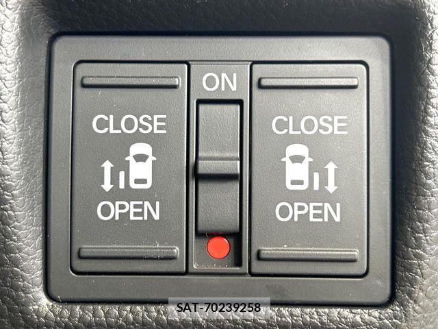 Honda N BOX CUSTOM 2022-09 7358982-4