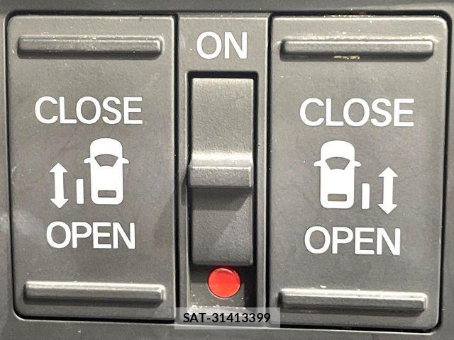 Honda N BOX CUSTOM 2021-05 7358994-2