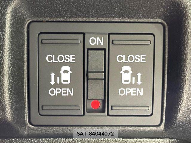Honda N BOX CUSTOM 2026-05 7358975-2