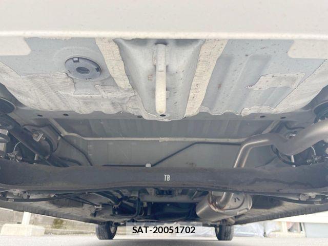 Honda N BOX CUSTOM 2020-03 7358992-18