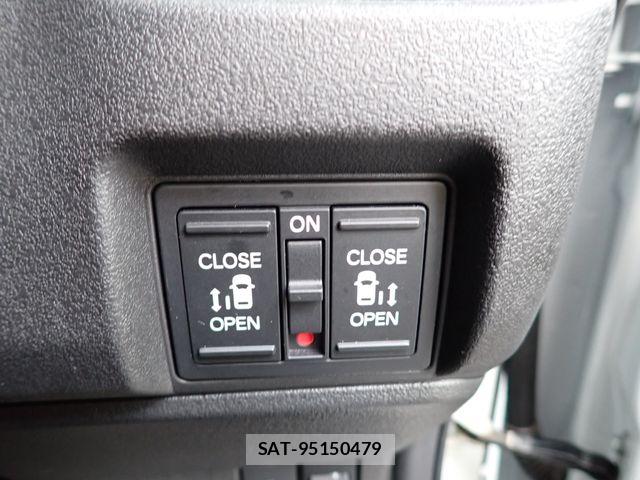 Honda N BOX CUSTOM 2024-07 7358973-15