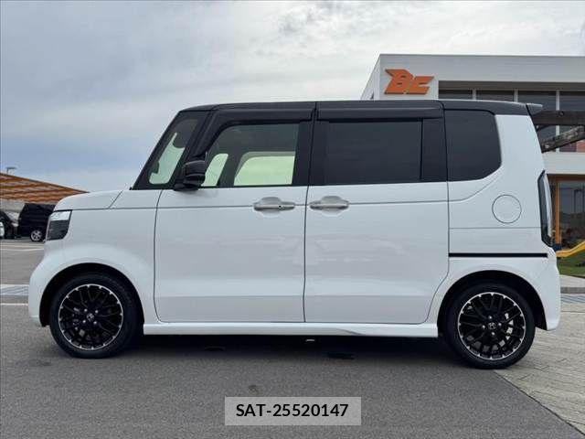 Honda N BOX CUSTOM 2024-03 7358977-10